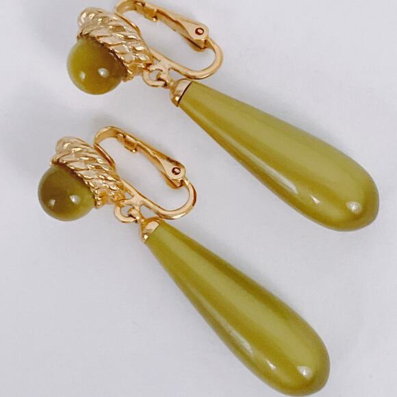 VTG Sarah Coventry Moonglow Lucite Teardrop Clip On Earrings 1960s Gold Tone - Picture 4 of 10